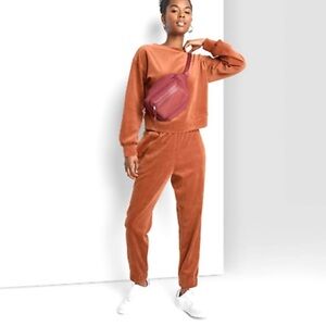 WILD FABLE High-Rise Velour
Jogger, Rust